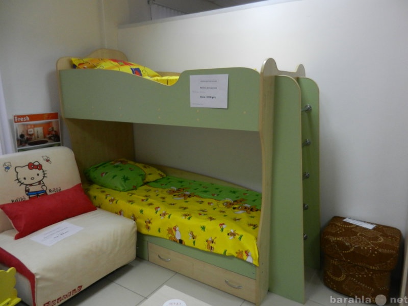 Продам: Двухъярусная кровать с ящиками