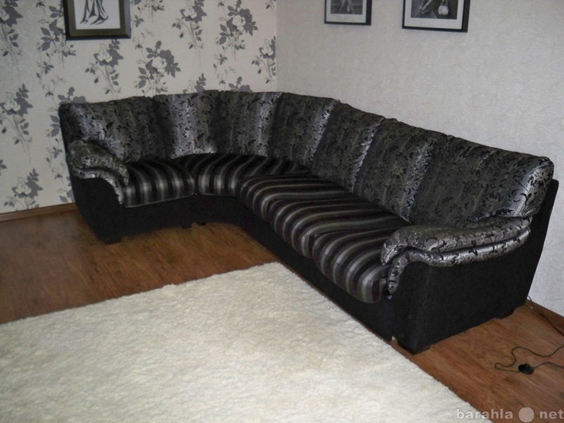 Продам: Продается стильный угловой диван.