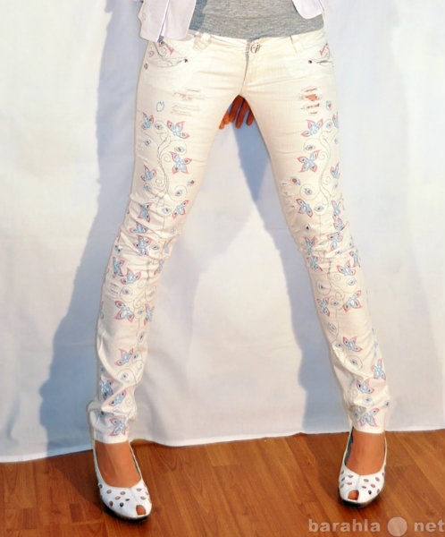 Продам: Белые джинсы с вышивкой