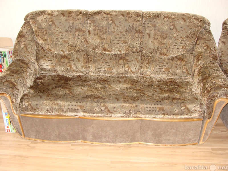 Продам: Мягкая мебель - диван+два кресла