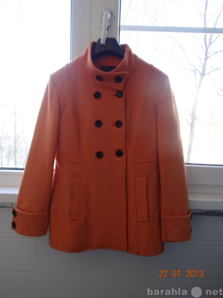 Продам: Женское пальто дешево