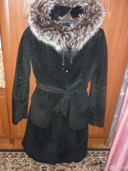 Продам: Пальто замшевое с мехом чернобурки