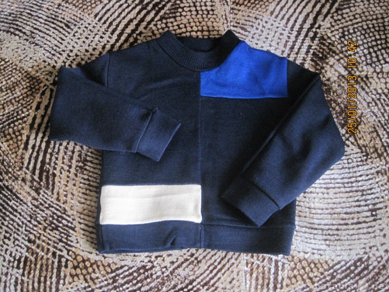 Продам: детский свитерок