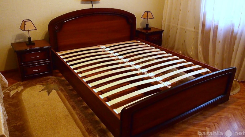 Продам: Кровать+2 тумбочки