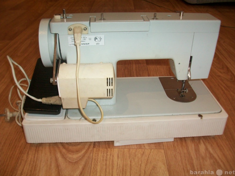 Швейная машинка 134 а. Чайка 142 электропривод к швейной. Швейная машина Чайка 1986 электрическая. Чайка 134м швейная машинка. Мотор для швейной машины Чайка 134 Universal.