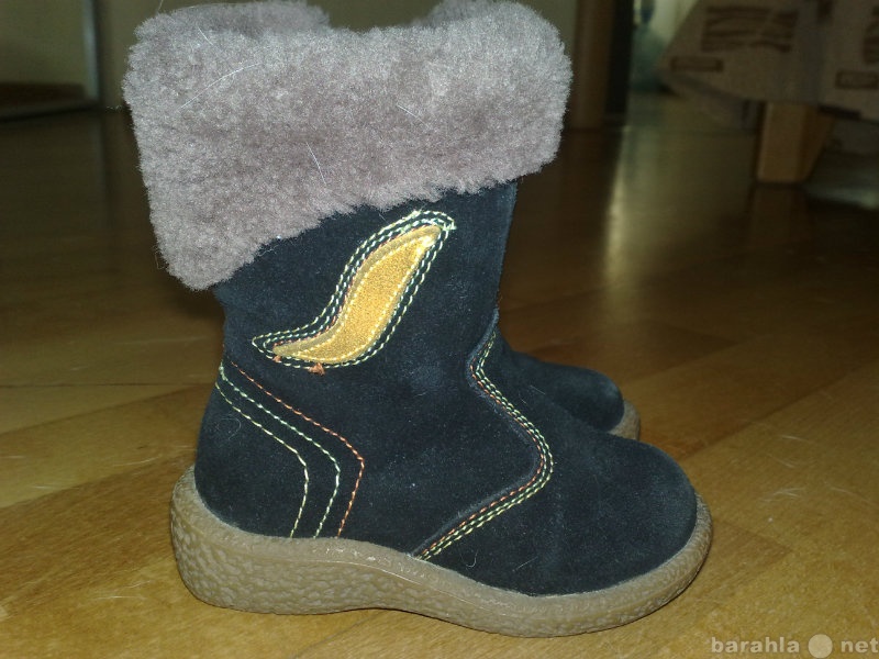 Продам: Детская зимняя теплая обувь сапожки