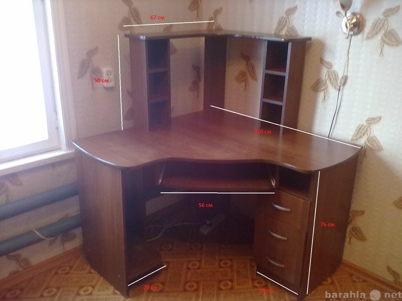 Продам: Компьютерный стол Угловой