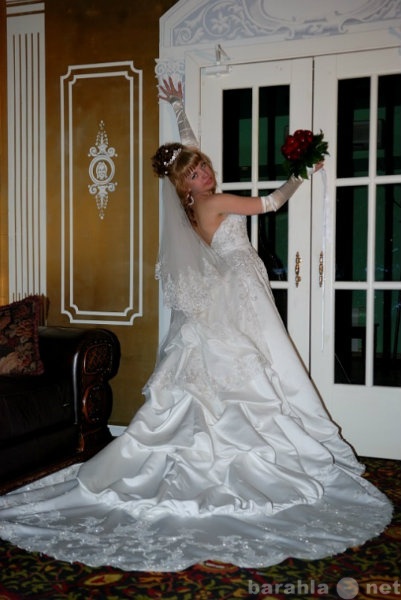 Продам: Шикарное свадебное платье от Аллы Ильино