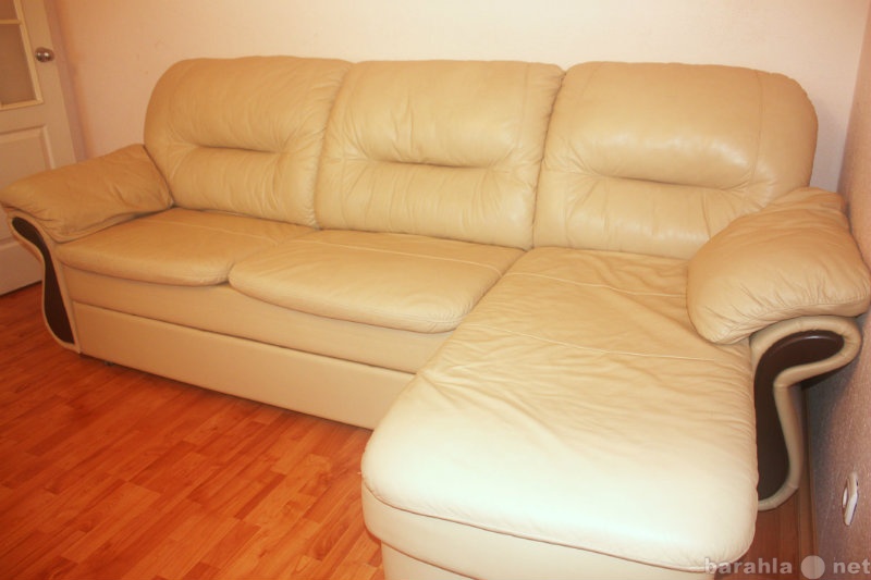 Продам: Кожаный диван