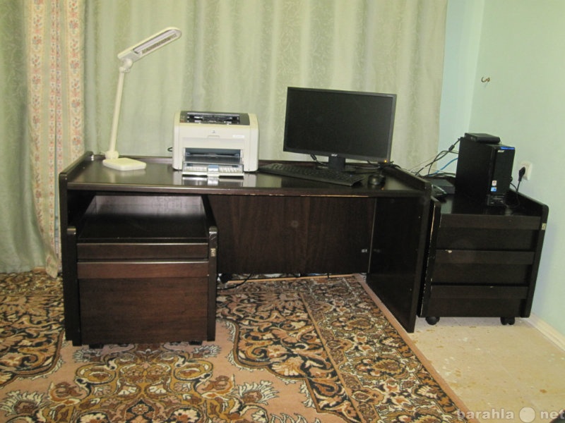 Продам: Приставной стол для офиса и 2 тумбочки