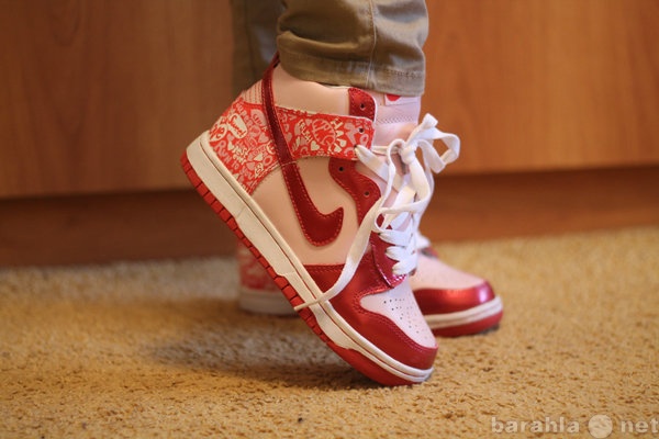 Продам: Красно-розовые кроссовки Nike Dunk