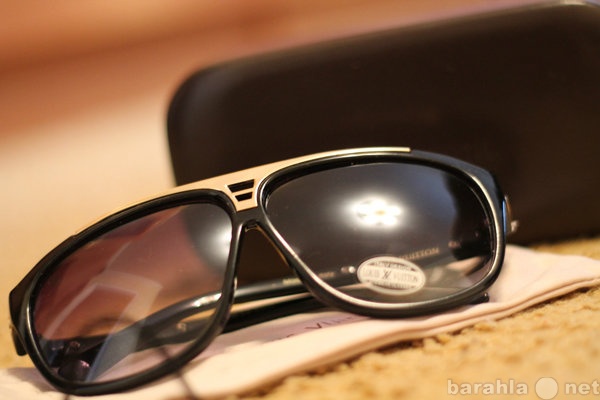 Продам: Черные солнцезащитные очки