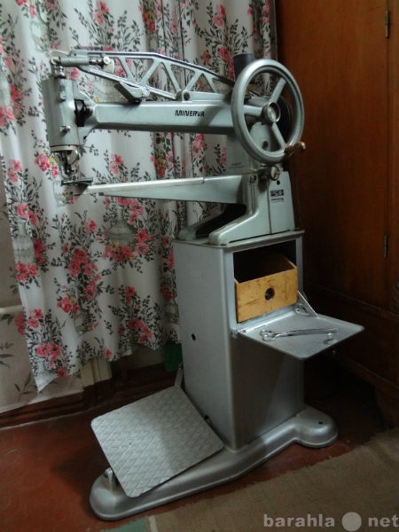 Продам: рукавная, швейная машинка "МИНЕРВА