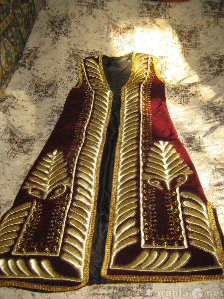 Продам: Продам узбекские праздничные халаты