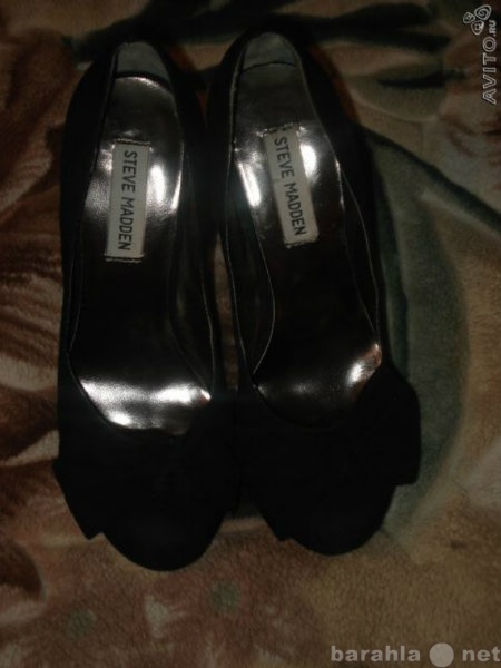 Продам: Черные замшевые туфли на каблуке