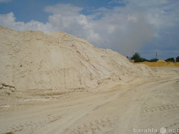 Продам: песок речной в мешках и валом