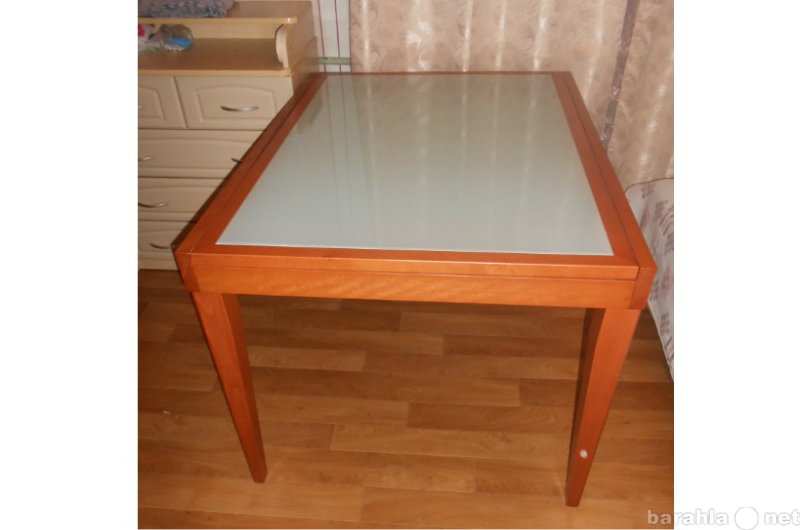 Продам: Продаю стол (дерево-стекло)  и 4 стула