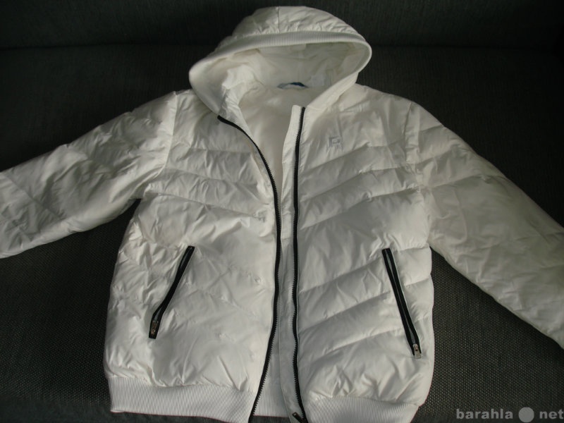 Продам: Куртка (размер М)
