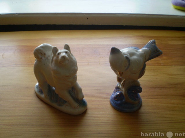 Продам: фарфоровые статуэтки собаки и синицы
