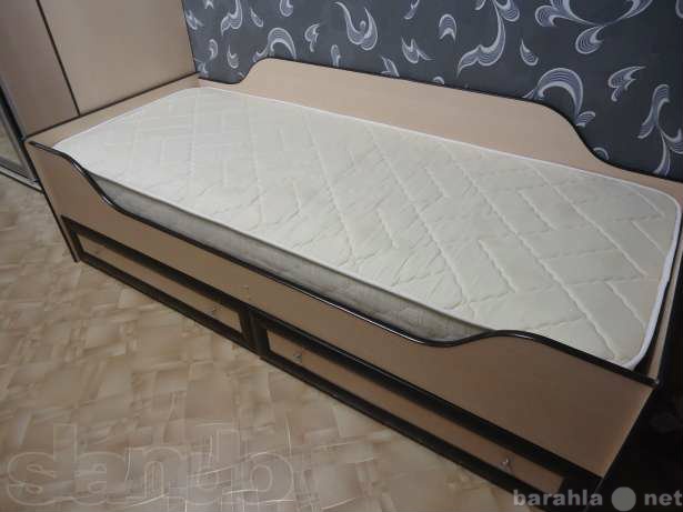 Продам: Кровать с ортопедическим матрацем