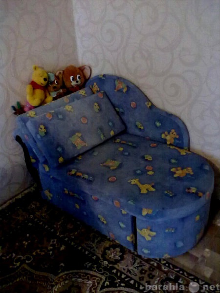 Продам: Выдвижной  детский диванчик 89026886217