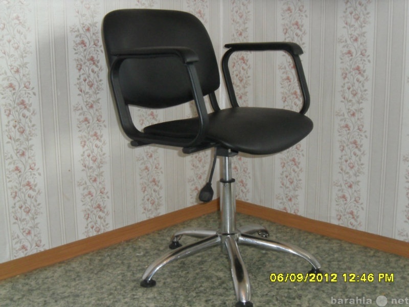 Продам: кресло парикмахерское
