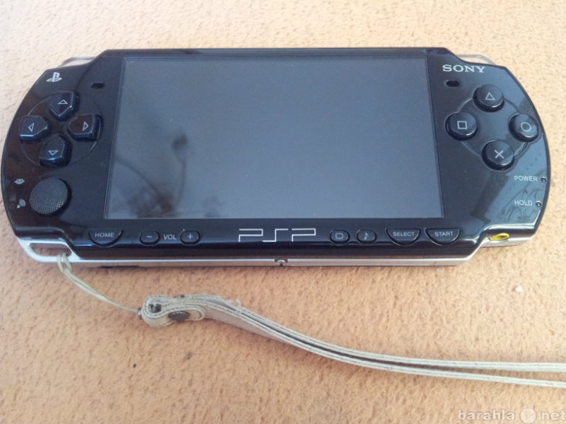 Продам: PSP (прошитая) + игры и флешка на 8GB