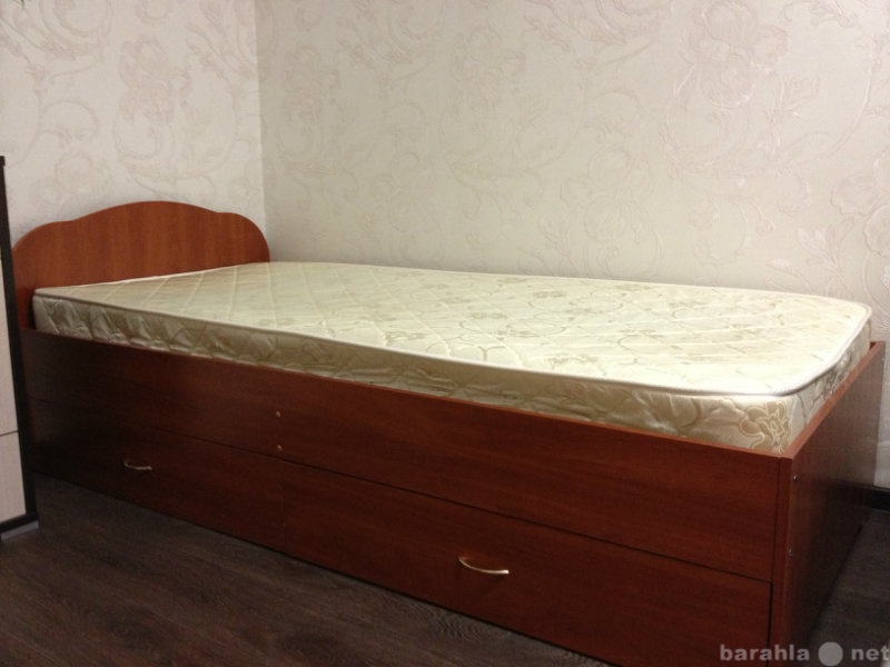 Продам: Кровать деревянная