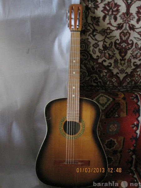 Продам: 6-струнная еловая гитара концертного тип