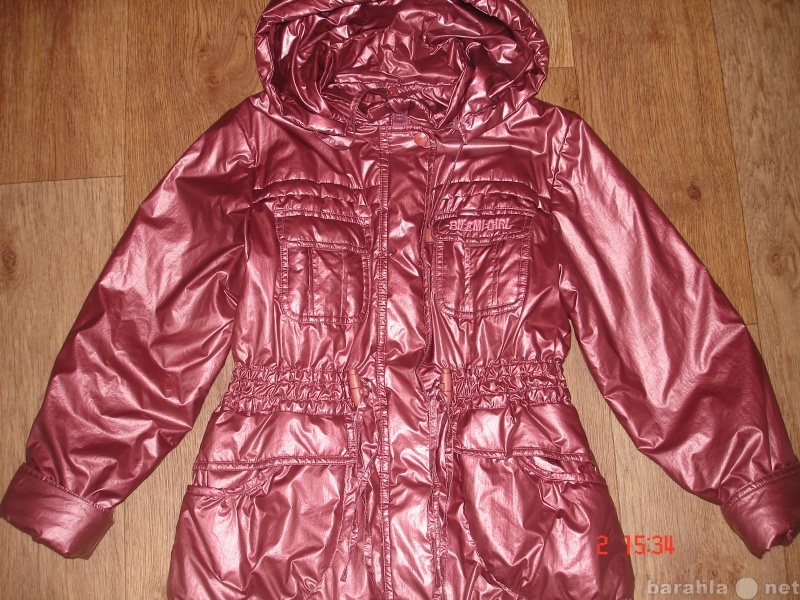 Продам: Куртка весенняя на девочку, рост 146см