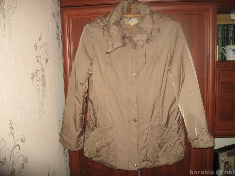 Продам: женская куртка