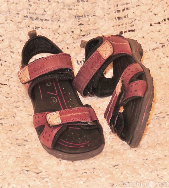 Продам: сандалии для девочки