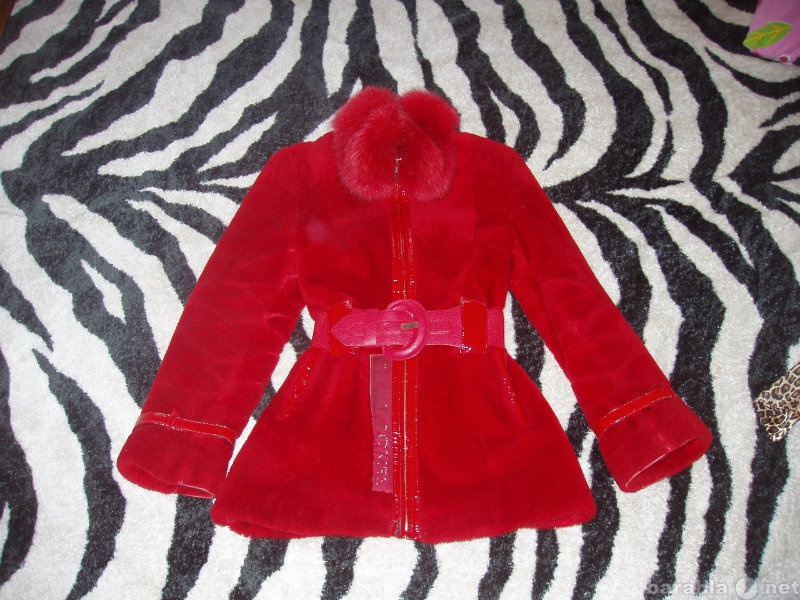 Продам: Красивую куртку из мутона (ярко-красная)