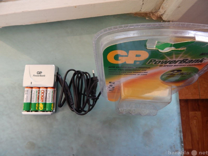 Продам: Зарядное устройство  GP Power Bank