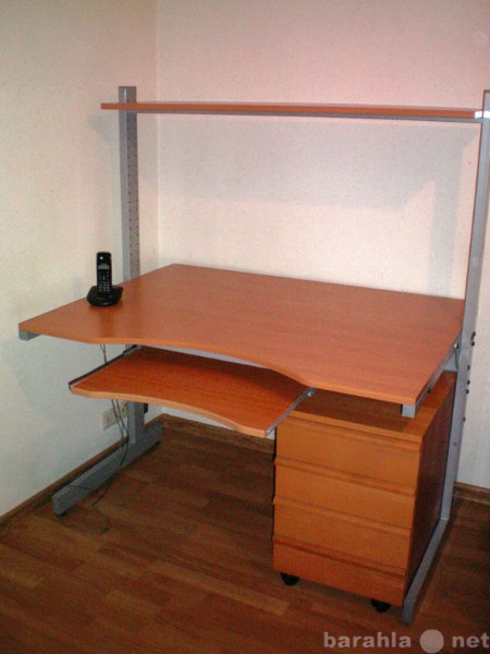 Продам: Компьютерный, письменный стол