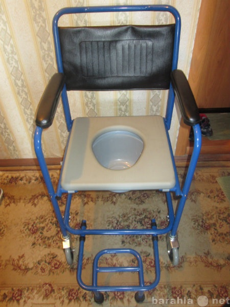 Продам: Кресло стул с санитарным оснащением новы