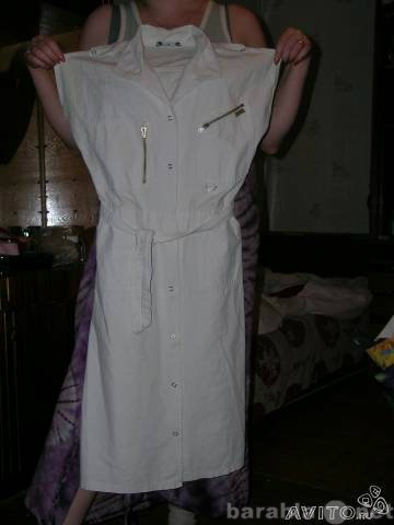 Продам: Платье белое с декоративными карманами
