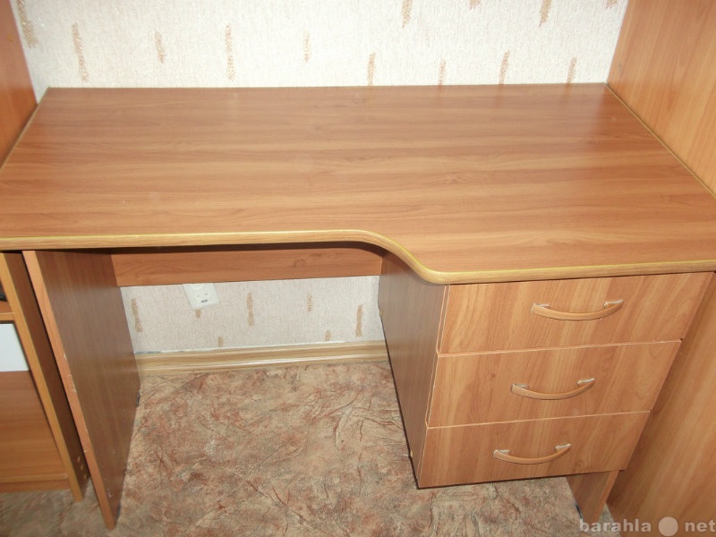 Продам: письменный стол