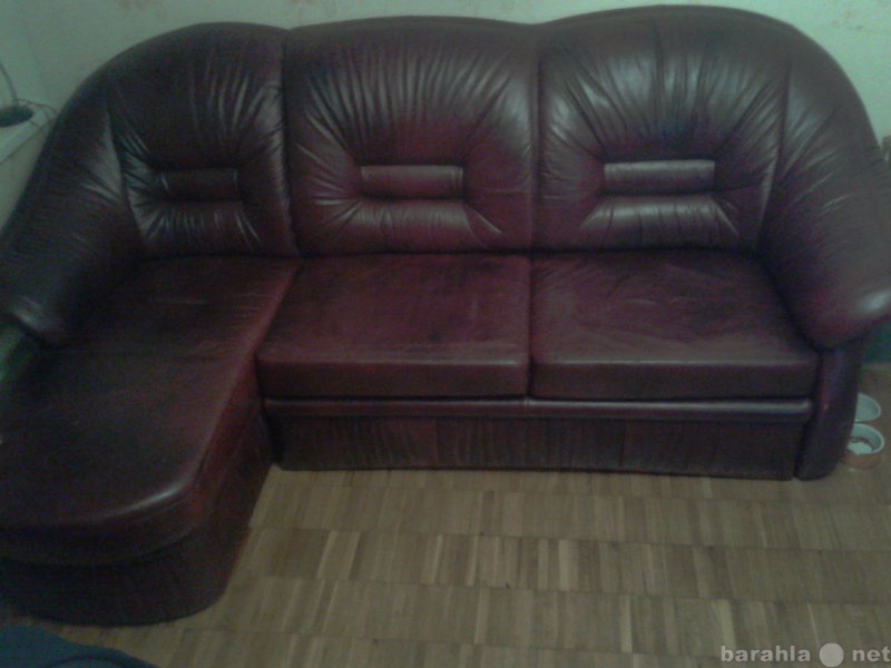 Продам: угловой кожаный диван в Москве