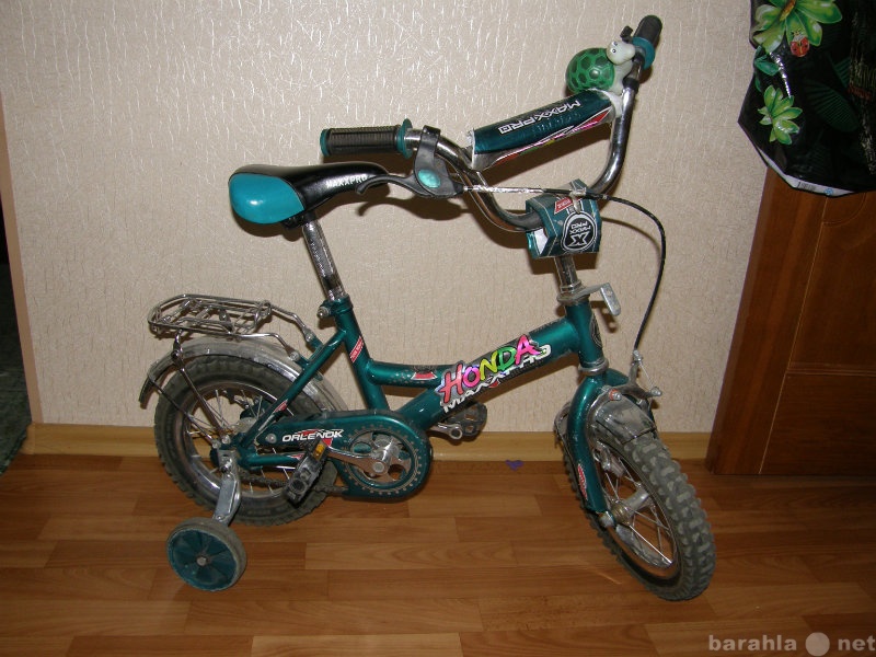 Продам: Детский двухколесный велосипед с двумя