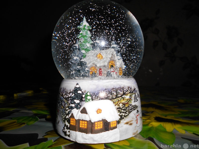 Продам: Музыкальный снежный шар с подсветкой