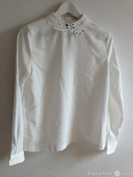 Продам: Белая блуза с воротничком
