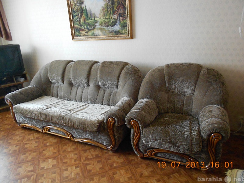 Продам: диван ,два кресла