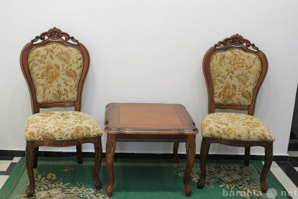 Продам: стол и стулья