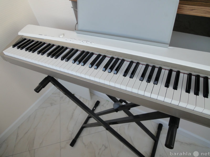 Продам: Цифровое пианино Casio Privia PX-130