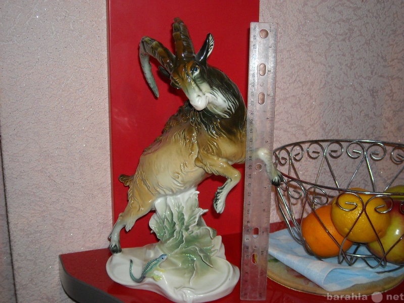 Продам: Фарфоровая статуэтка Горный козел Герман