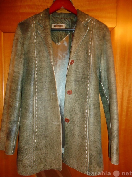 Продам: Женский кожаный пиджак (Испания)