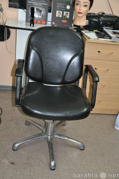 Продам: парикмахерское кресло