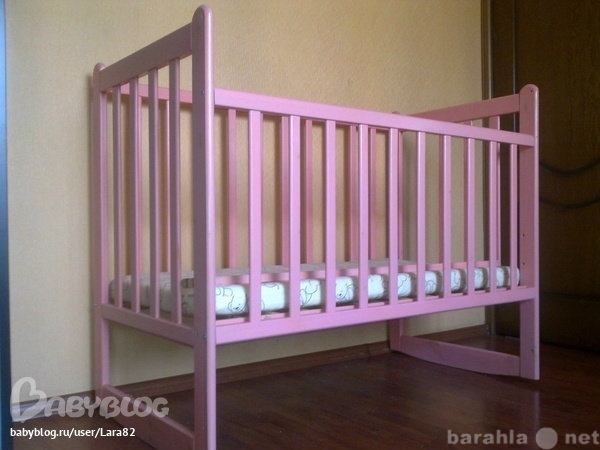 Продам: Кроватка розовая IKEA с матрасом