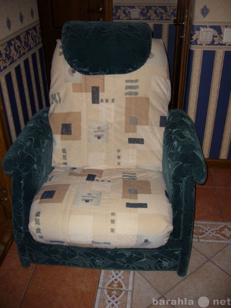 Продам: 2 кресла и пуф (комплект)
